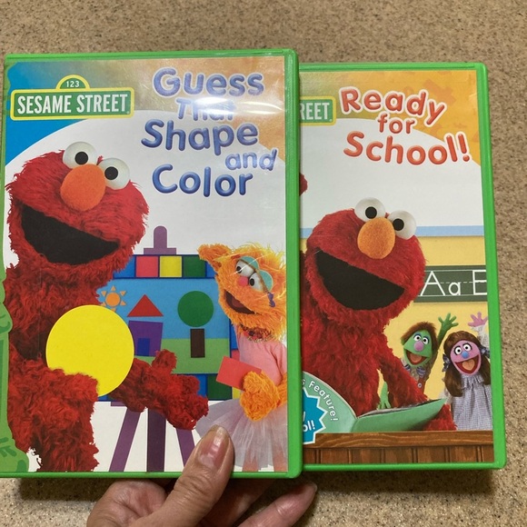 Kids Set Of 2 Sesame Street DVDs - Picture 4 of 5